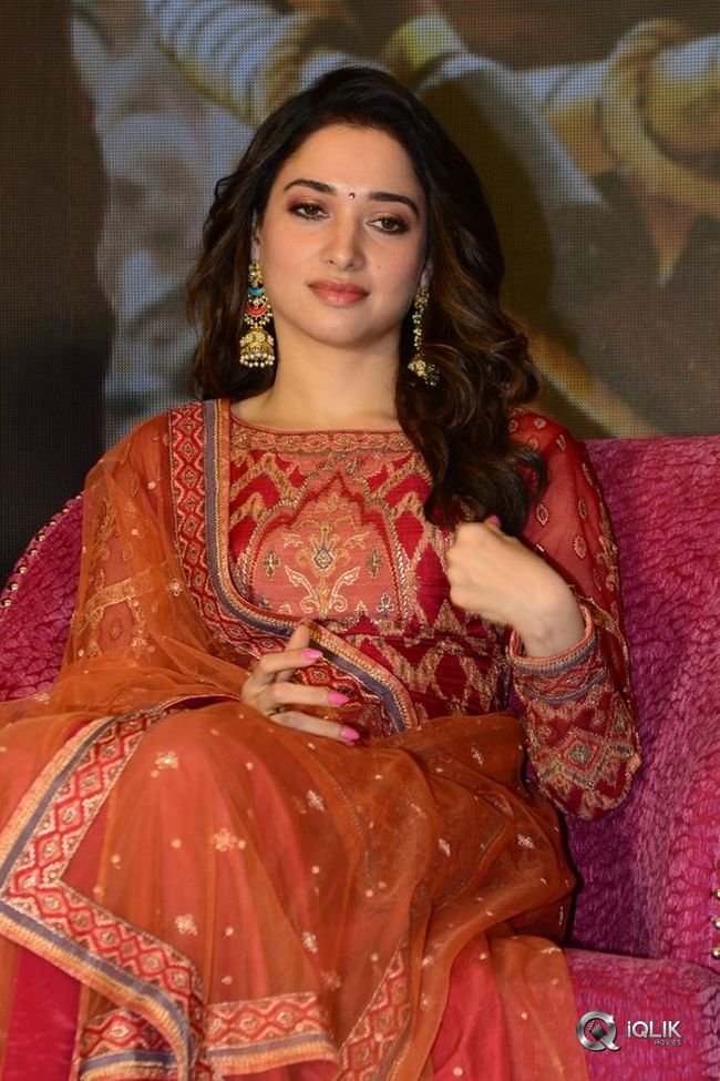 Tamannaah-at-Sye-Raa-Movie-Thank-You-Meet